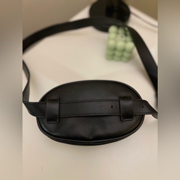 BCBG BELT BAG - Picture 2 of 4